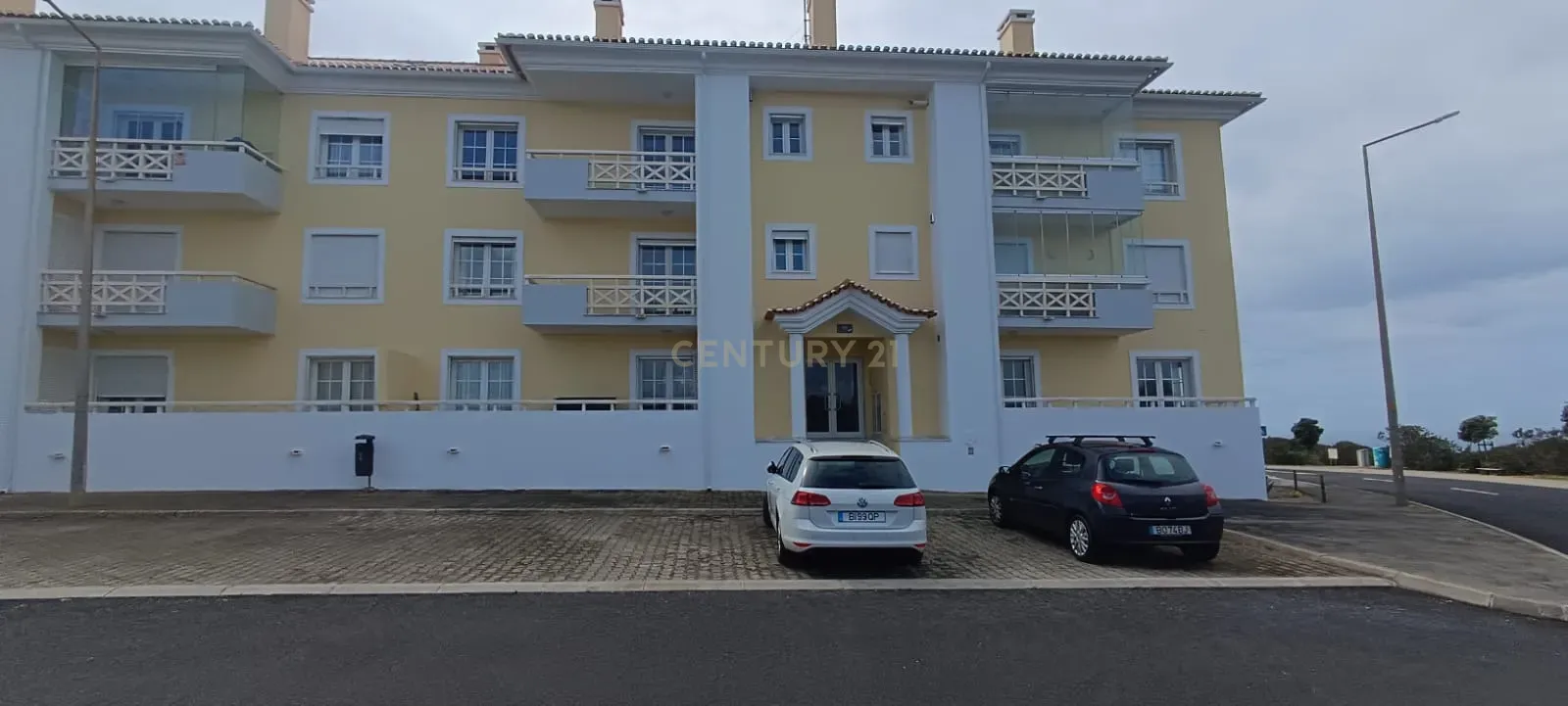 🏡 Apartamento Duplex T3/T4 na Ericeira – Vista Mar e Serra! 🌊⛰️ - Image 1